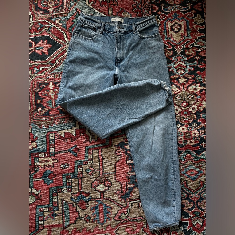 A&F 80’s Mom Jeans | 8L